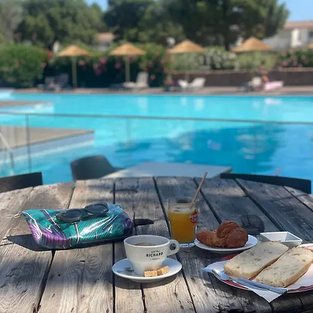 Cala Rossa By Sarai, T2 4 Personnes, Dans Hoteliere Avec Piscine Appartement *